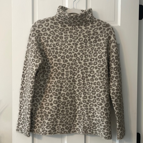 Snow leopard sweater - Picture 1 of 4